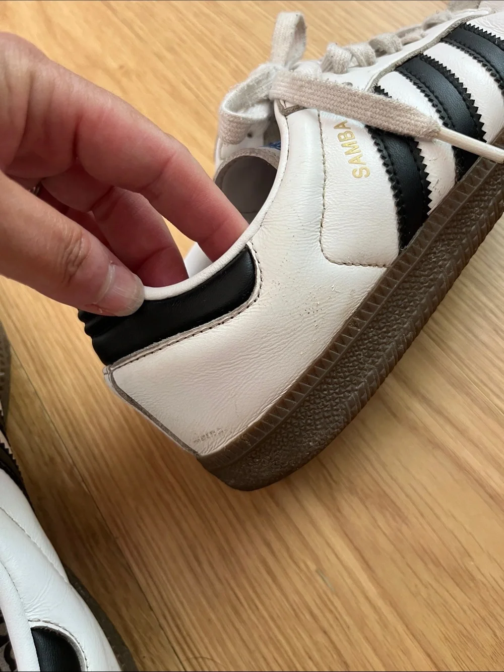 adidas Samba OG Women’s Sneakers-Cloud white/core white/gum size 6 1/2